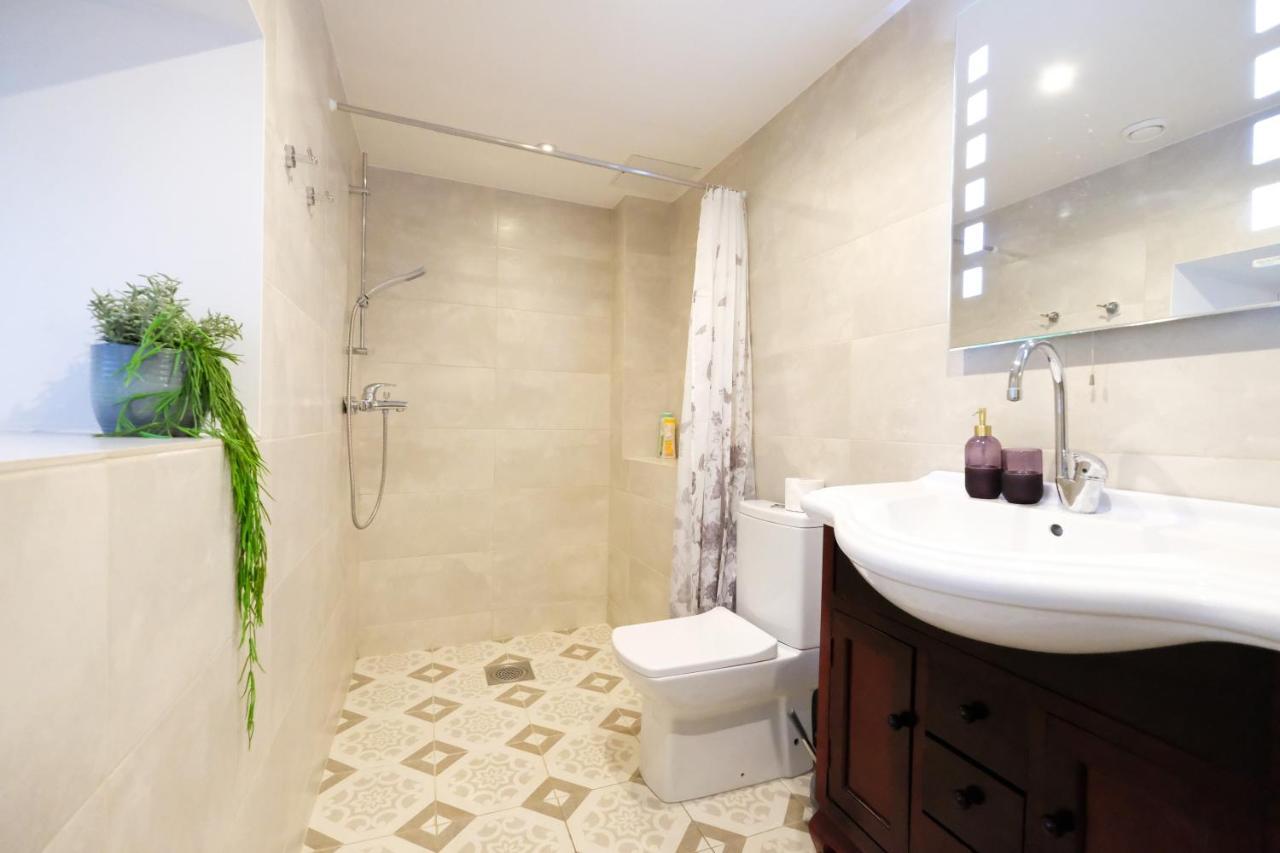 Tallinn City Apartments - 2 Bedroom On Old Town Main Street Viru Екстер'єр фото