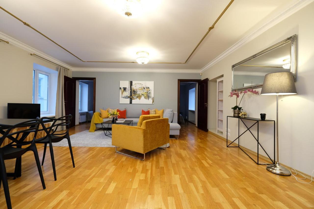 Tallinn City Apartments - 2 Bedroom On Old Town Main Street Viru Екстер'єр фото